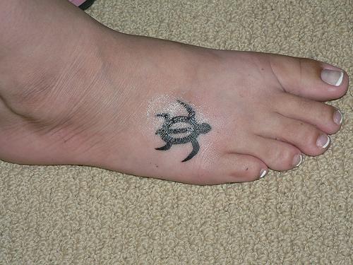 sea turtle tattoo. tattoo turtle. tell